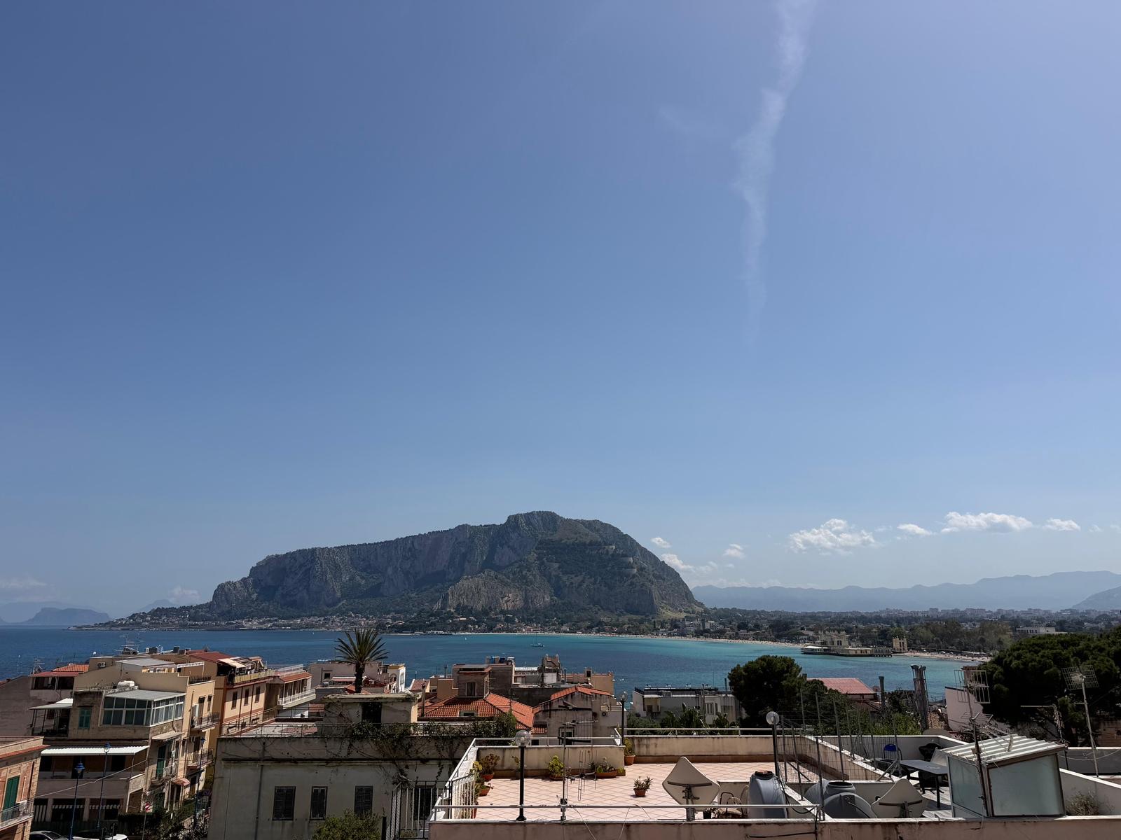 Panorama sul golfo di Mondello e Monte Pellegrino